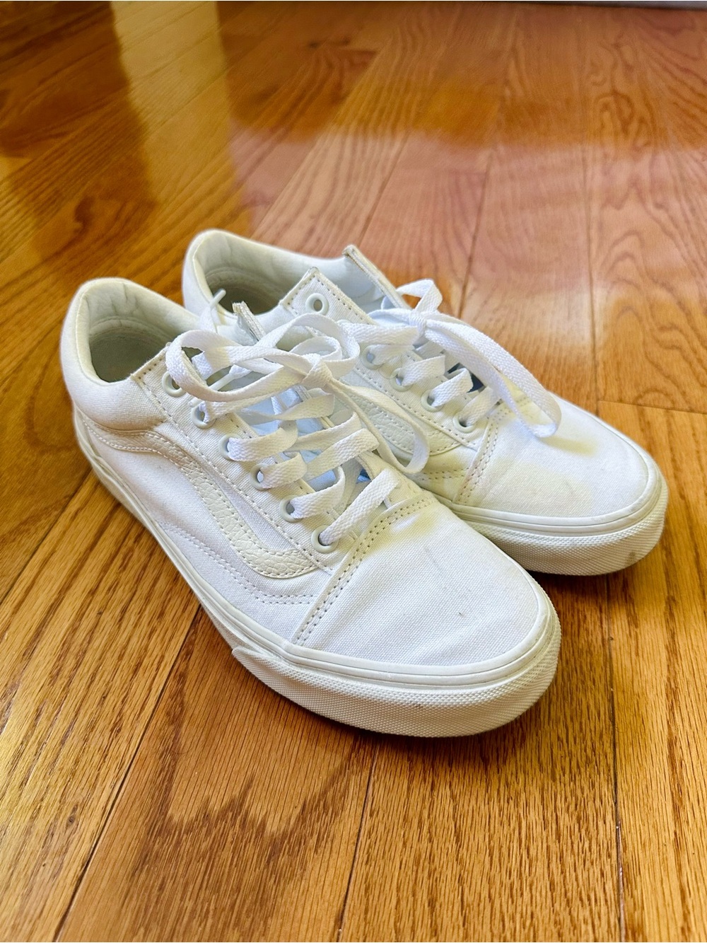VANS White Low-Top Canvas Sneakers